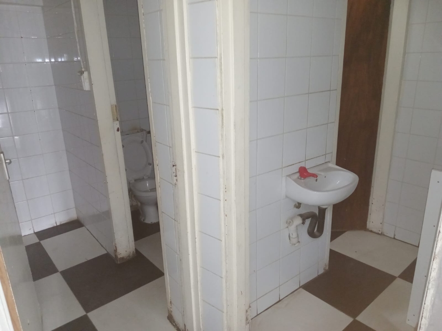 To Let Commercial Property for Rent in Hamilton Free State
